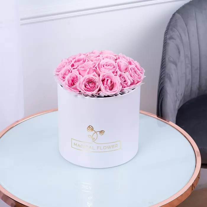 Букет из 21 розовой розы premium в белой шляпной коробке