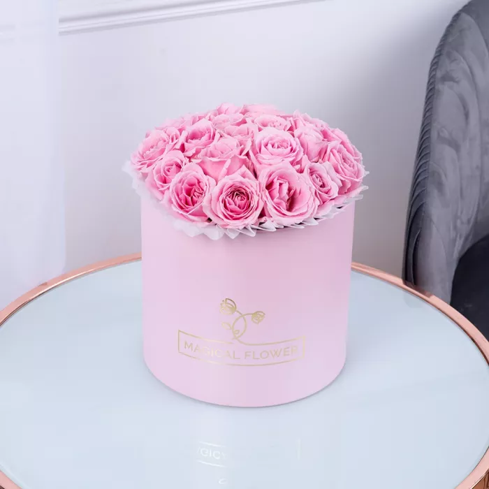 Букет из 21 розовой розы premium в розовой шляпной коробке