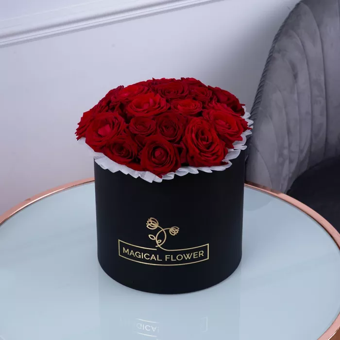 Букет из 21 красной розы premium в черной шляпной коробке