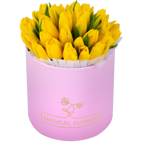 35 желтых тюльпан в розовой шляпной коробке