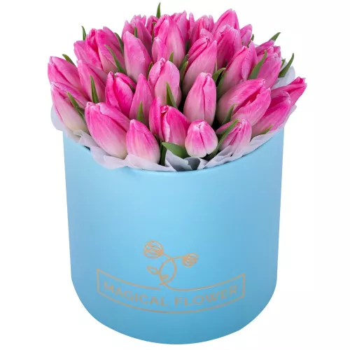 35 розовых тюльпан в голубой шляпной коробке