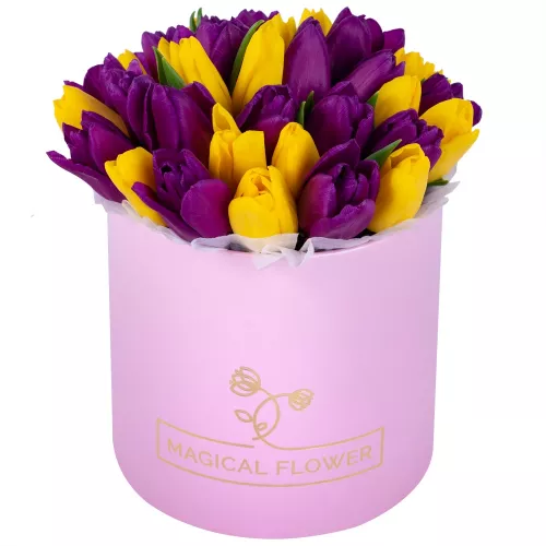 35 разноцветных тюльпан в розовой шляпной коробке