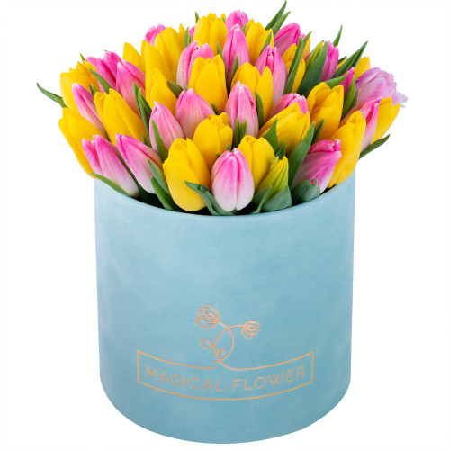 51 разноцветных тюльпан в шляпной коробке