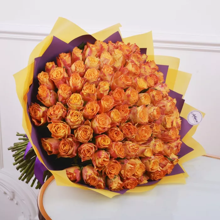 Букет из 101 огненной розы