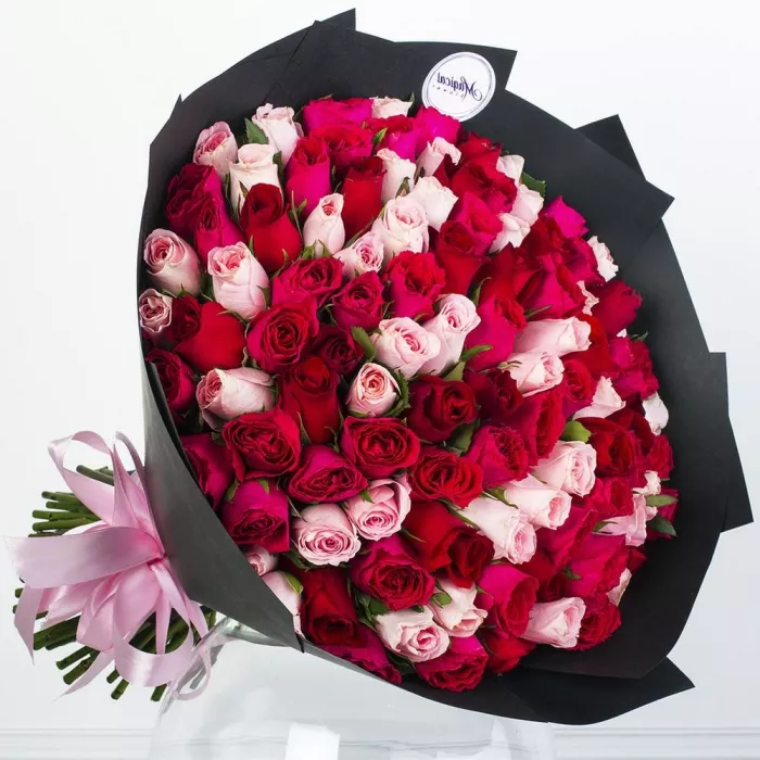 Букет из 101 розовой и малиновой розы