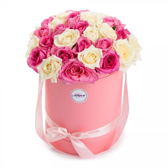 35 разноцветных роз 40 см в шляпной коробке