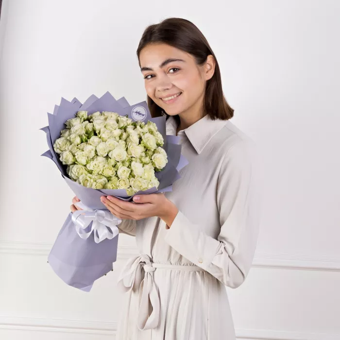 25 белых кустовых роз 25 белых кустовых роз