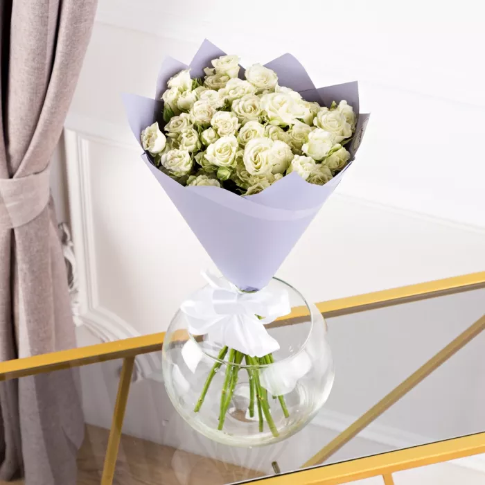 15 белых кустовых роз 15 белых кустовых роз