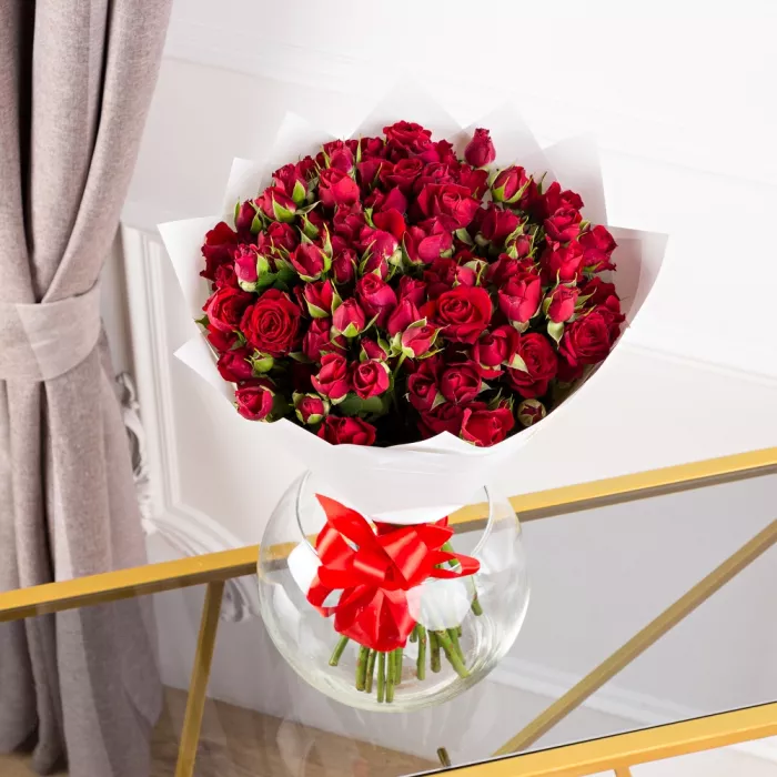 25 красных кустовых роз