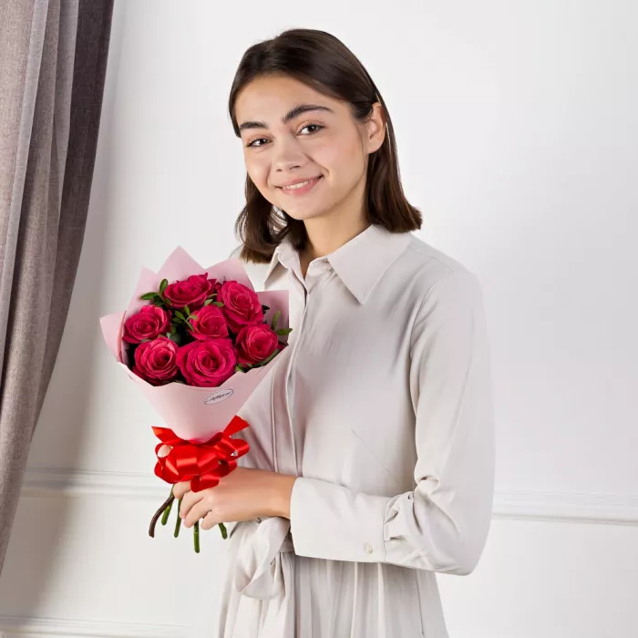 Букет из 7 малиновых роз