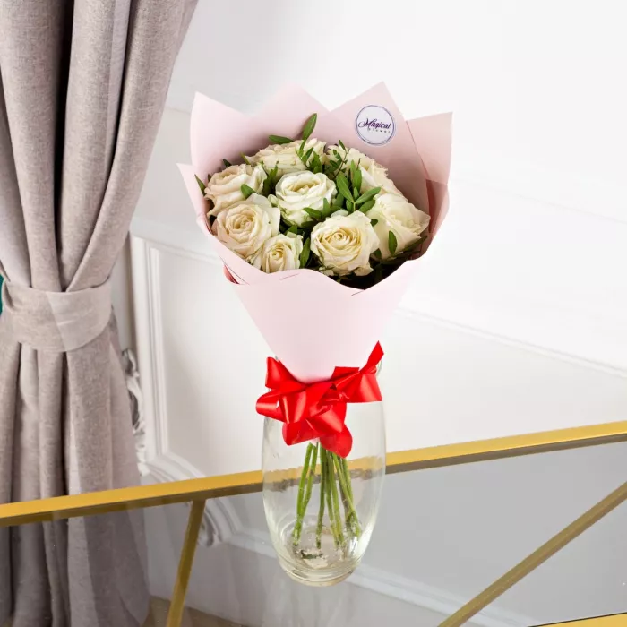 Букет из 9 белых роз 50 см Букет из 9 белых роз 50 см