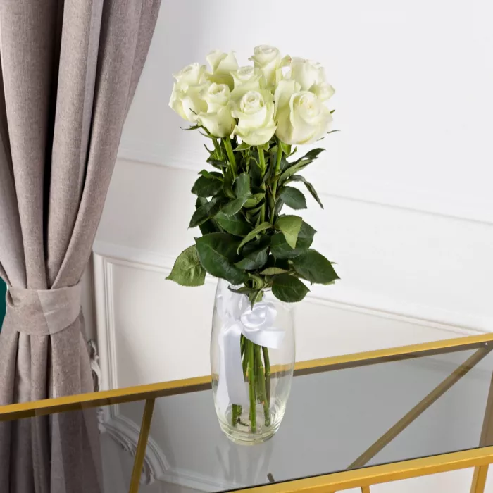 Букет из 9 белых роз 60 см