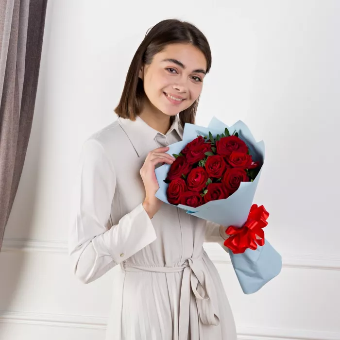 11 красных роз 50 см