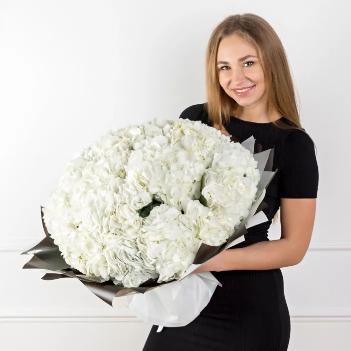 Букет из 25 гортензий