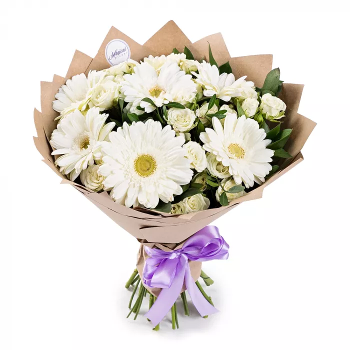 Букет из гербер и роз в крафте