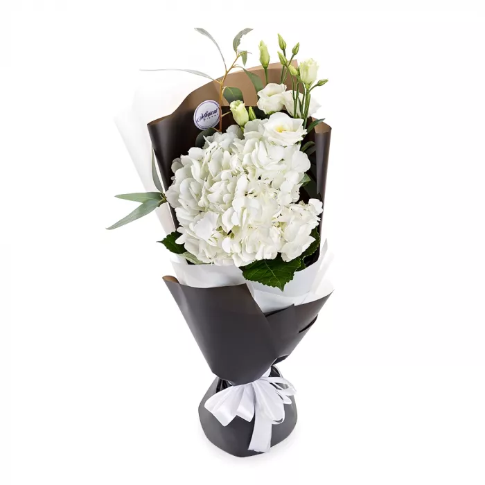 1 белая гортензия