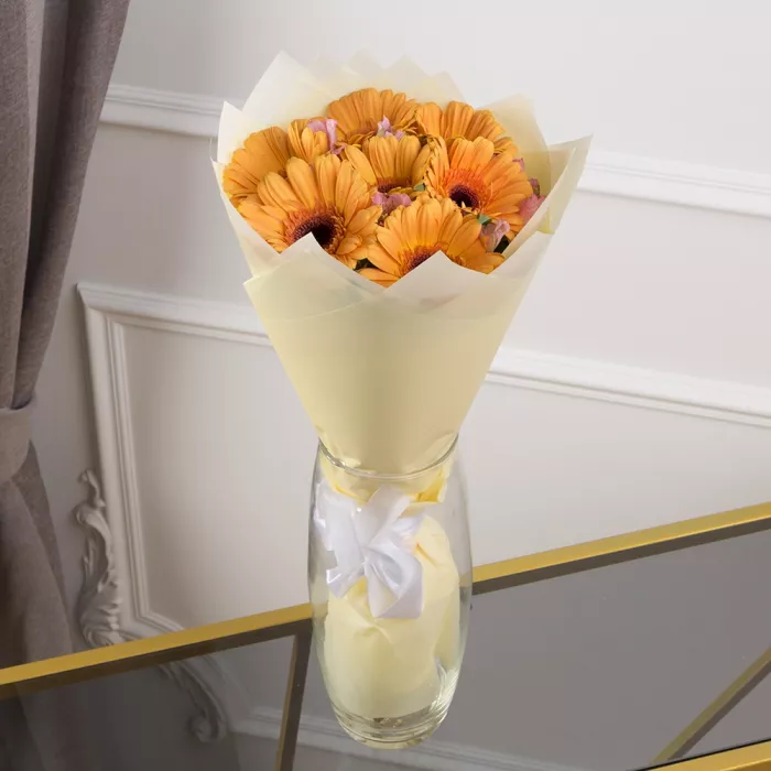 7 оранжевых гербер