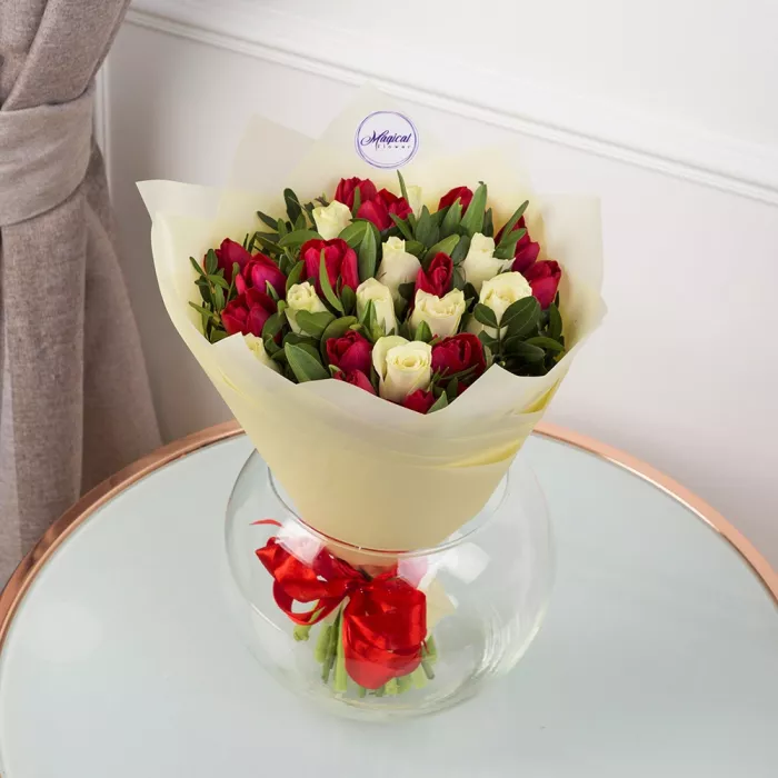 15 тюльпанов с розами