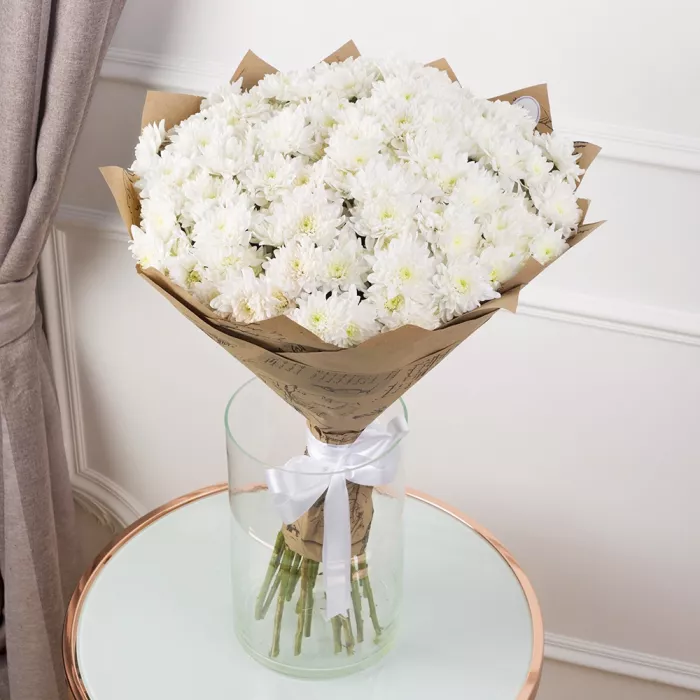 Букет из 25 белых хризантем