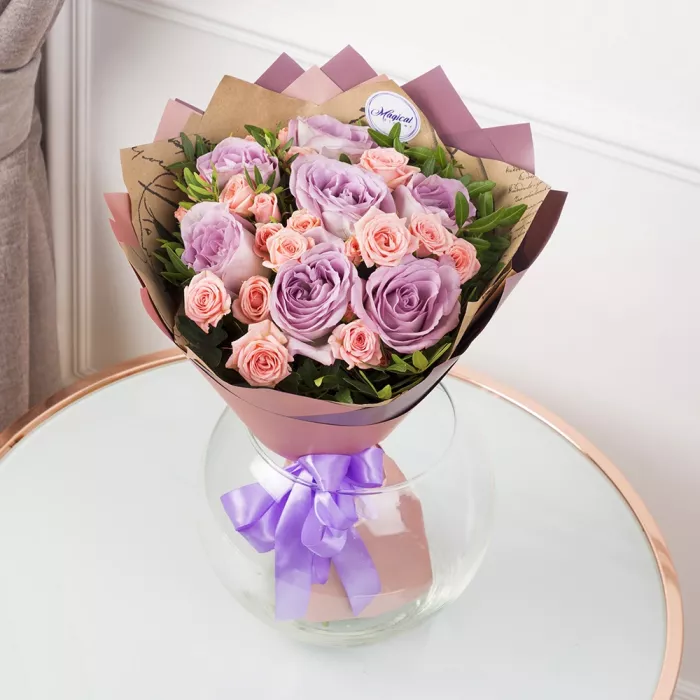 Букет из кенийских и кустовых роз