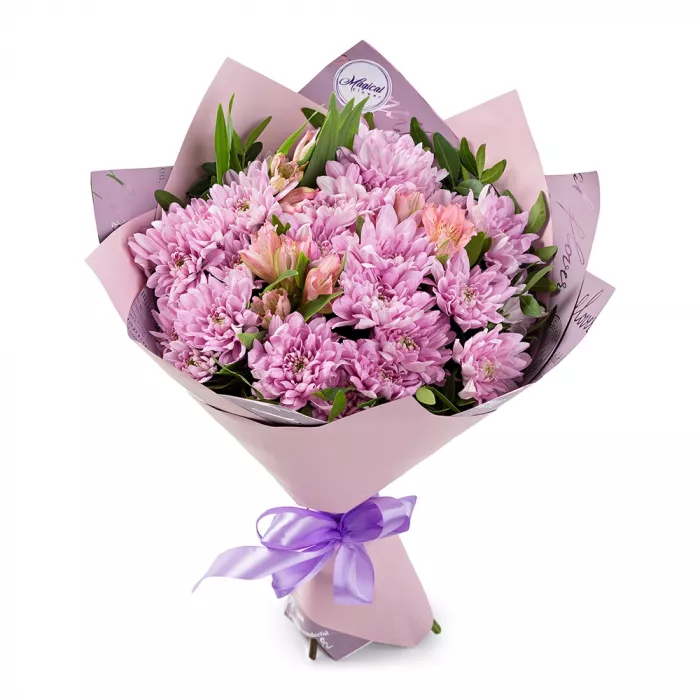 Букет из 7 хризантем с зеленью Букет из 7 хризантем с зеленью