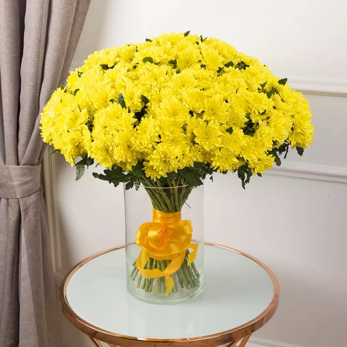 Букет из 51 желтой хризантемы