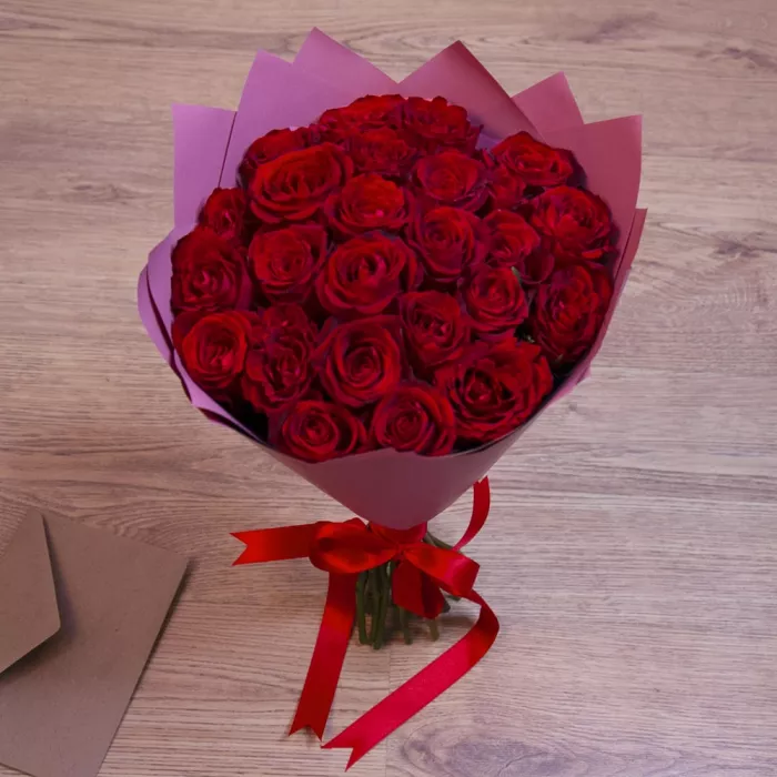 Букет из 25 красных роз