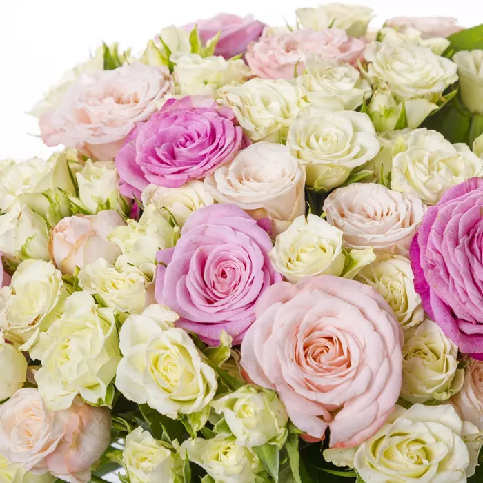 Букет из 31 разноцветной кустовой розы