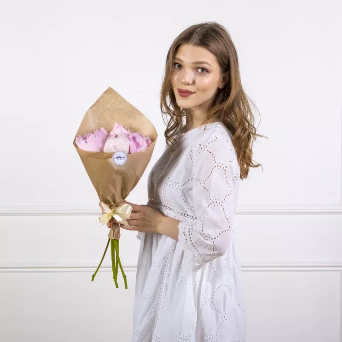 Букет из 5 розовых пионов