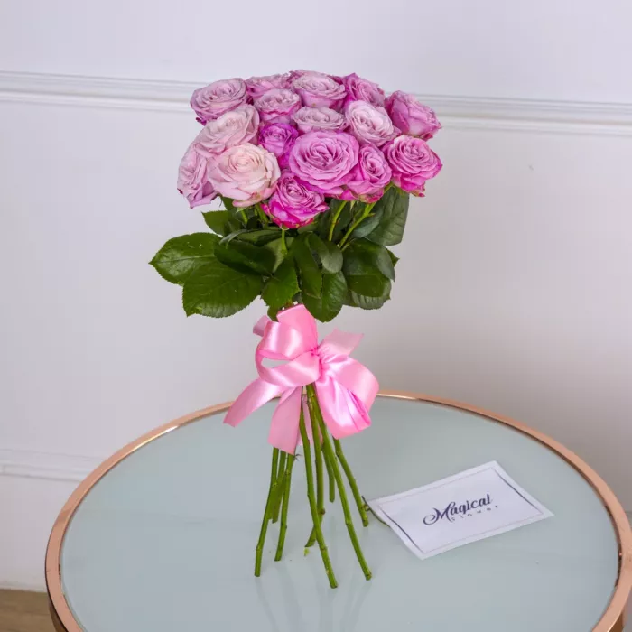 9 розовых кустовых роз Леди Бомбастик