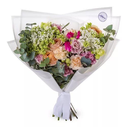 Букет с сиренью и розами