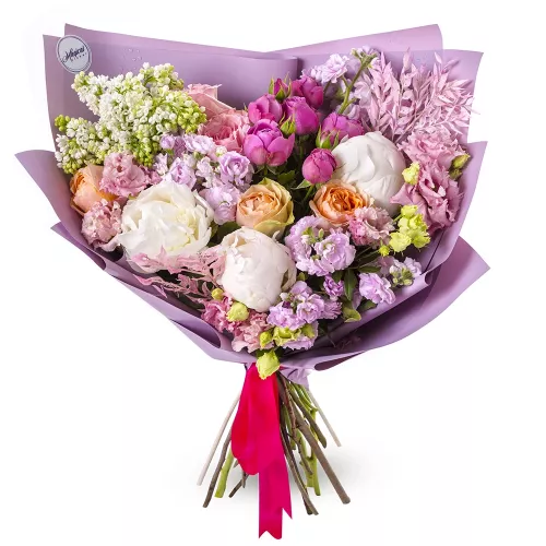 Цветы с маттиолой и пионами