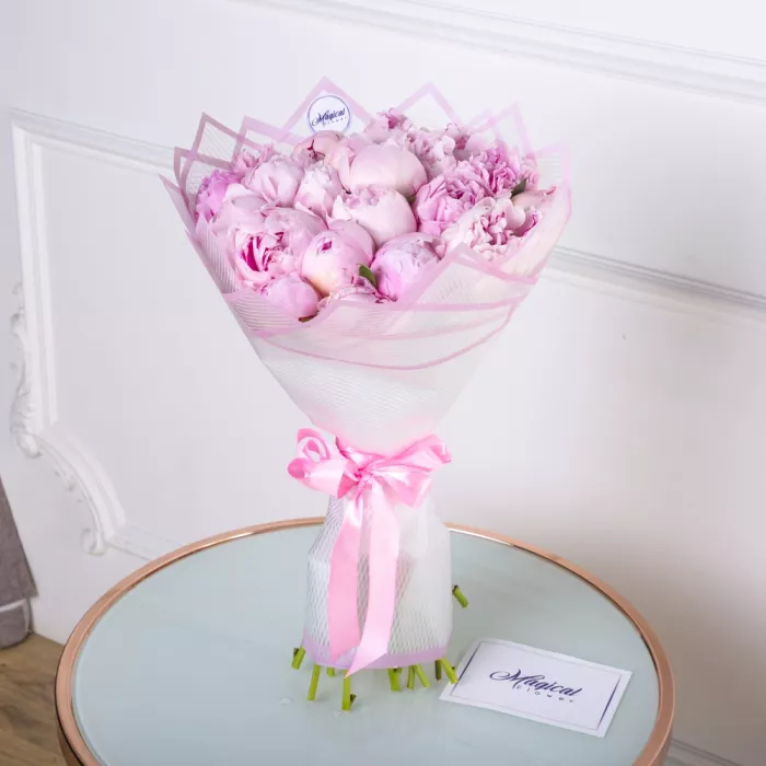 Букет из 21 розового пиона