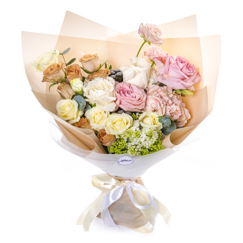 Букет на День матери с разноцветными розами и сиренью
