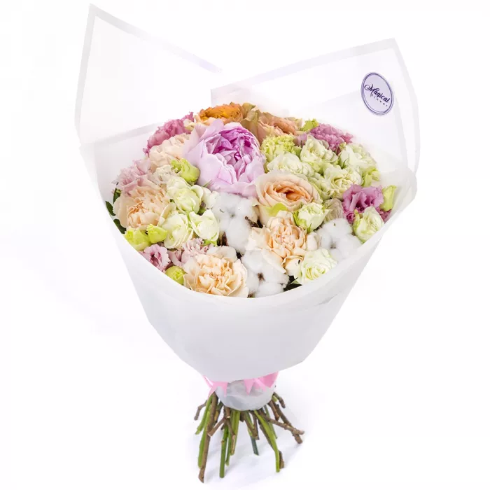 Букет с хлопком и пионовидной розой