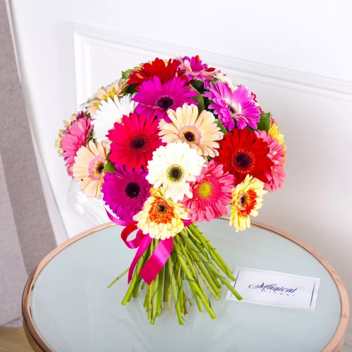 Букет из 31 разноцветной герберы