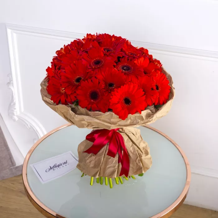 Букет из 35 красных гербер