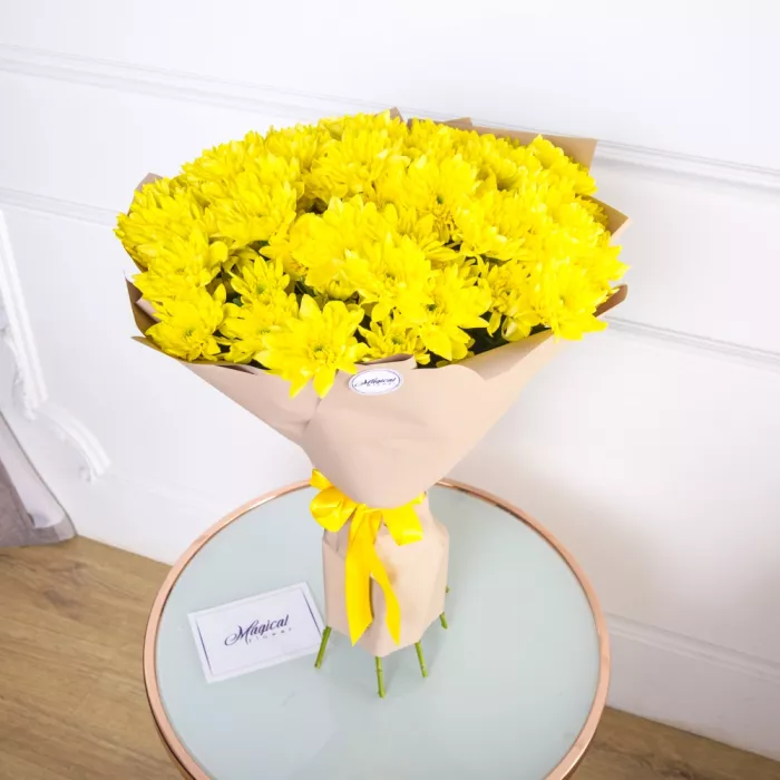 Букет из 11 желтых хризантем