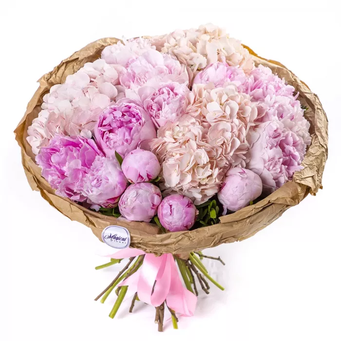Букет из пионов и гортензий Букет из пионов и гортензий