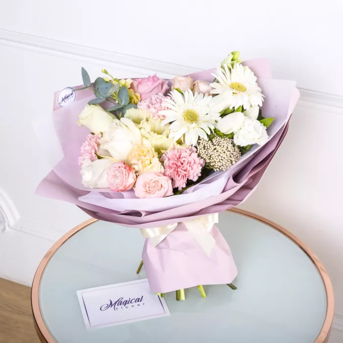 Букет из тюльпанов, роз и гербер