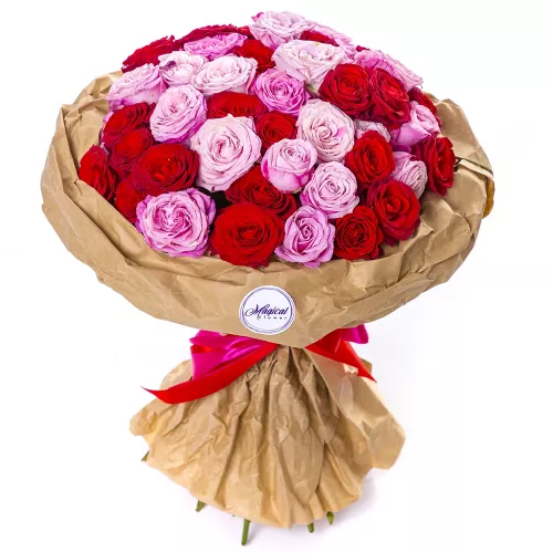 Монобукет из 23 разноцветных кустовых роз