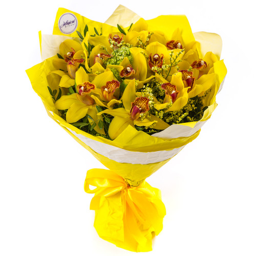 Букет на День матери из 15 желтых орхидей