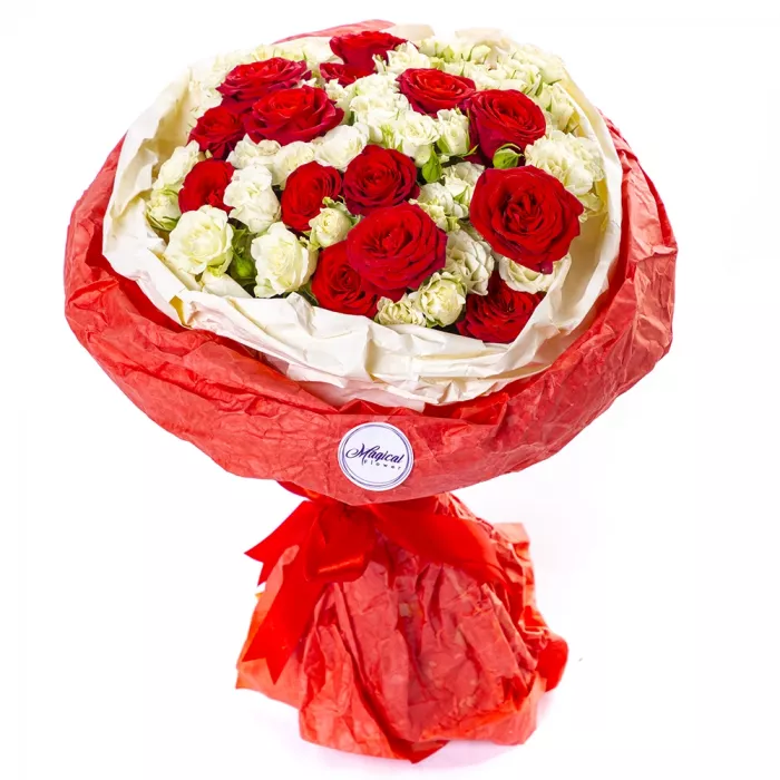 Букет из 21 разноцветной кустовой розы