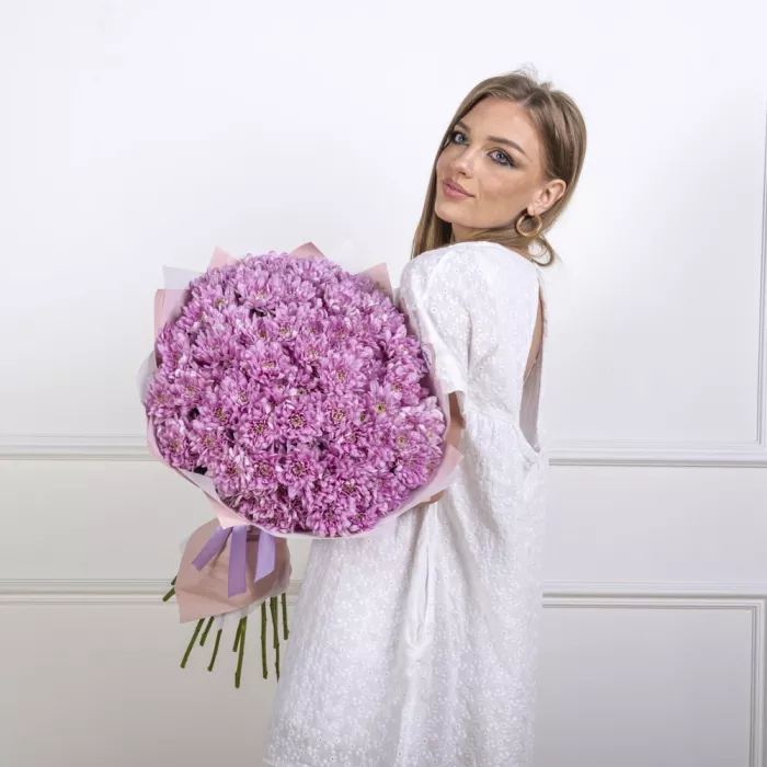 Букет из 19 сиреневых хризантем Букет из 19 сиреневых хризантем