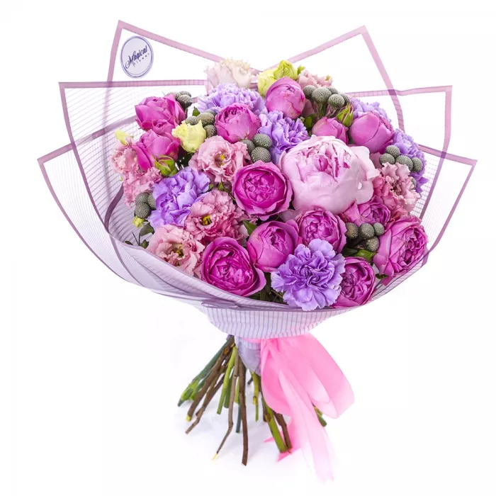 Букет из пионов, эустом и диантуса