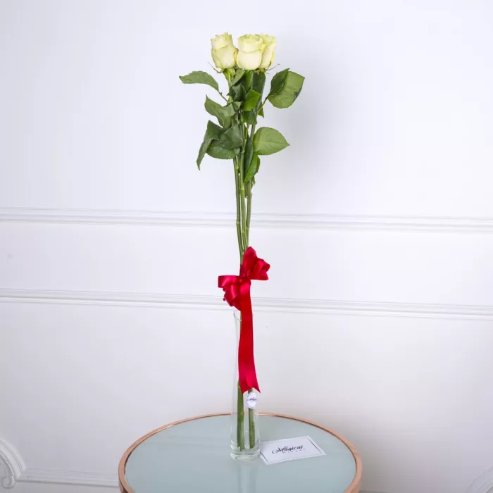 Букет из 3 белых роз Эквадор 100 см Букет из 3 белых роз Эквадор 100 см