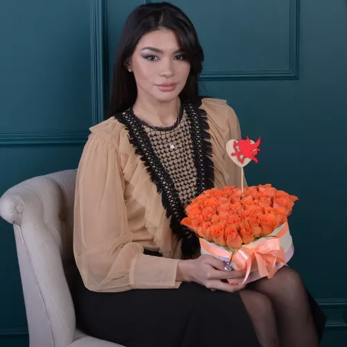 35 мандариновых роз коробки в форме сердца