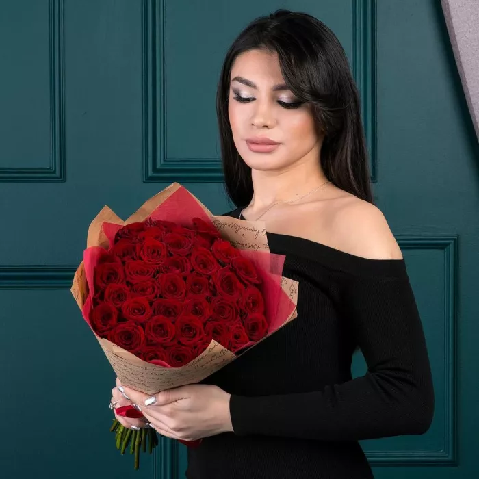 35 красных роз Premium 40 см