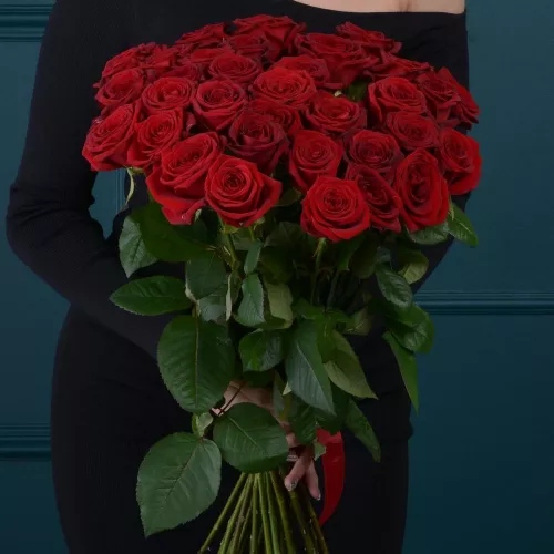 Монобукет из 35 красных роз Premium 60 см