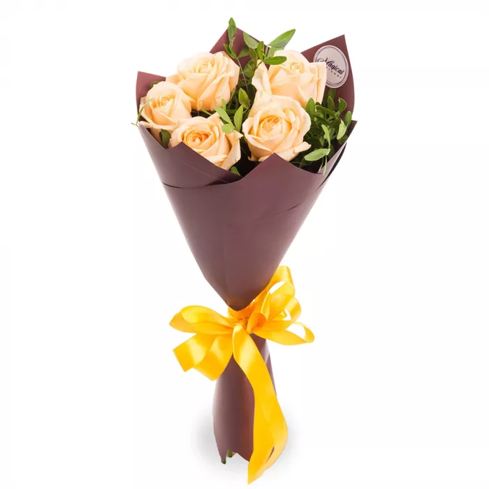 Букет из 5 кремовых роз 50 см